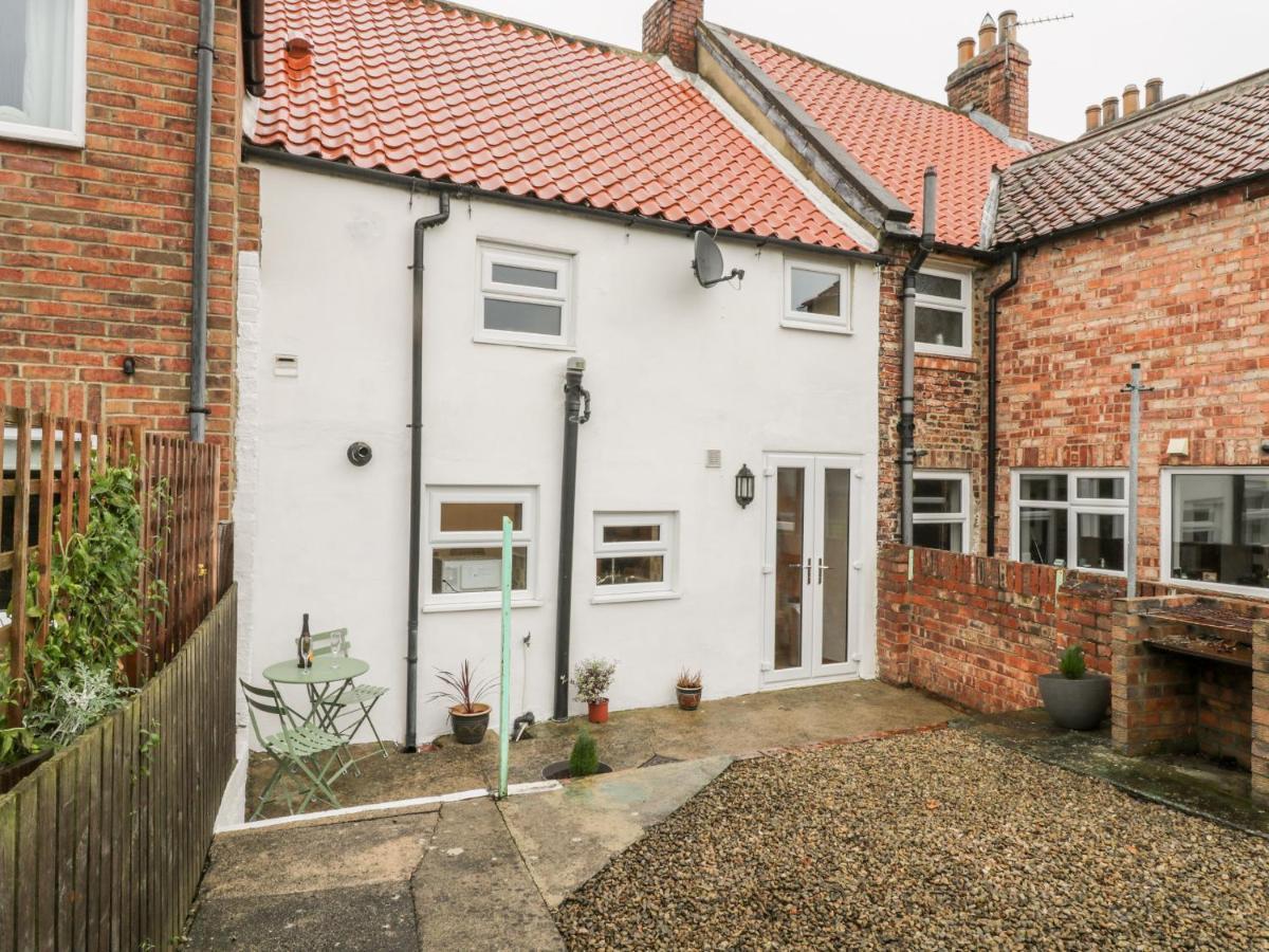 Barnaby Cottage Yarm Extérieur photo