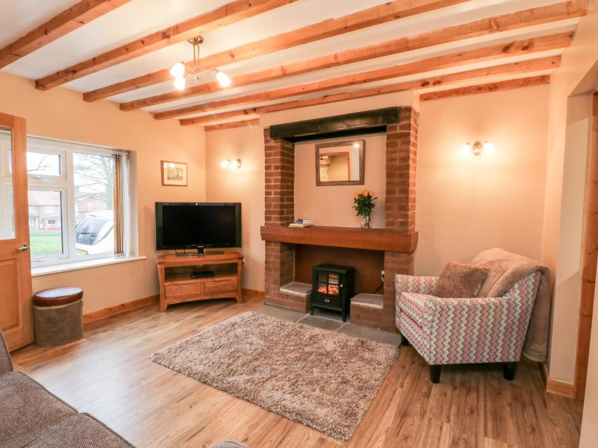 Barnaby Cottage Yarm Extérieur photo